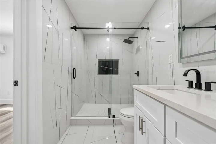 In Law Apt Ensuite Bath