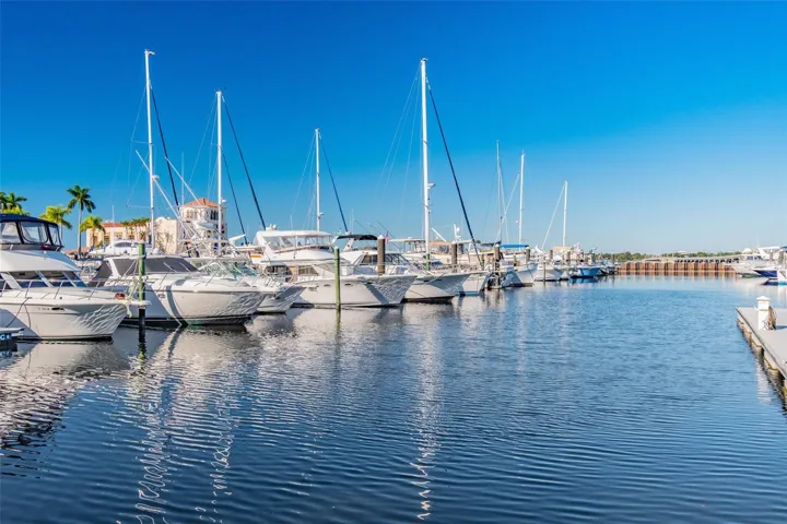 Yacht Club