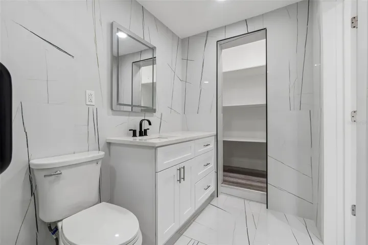 In Law Apt Ensuite Bath