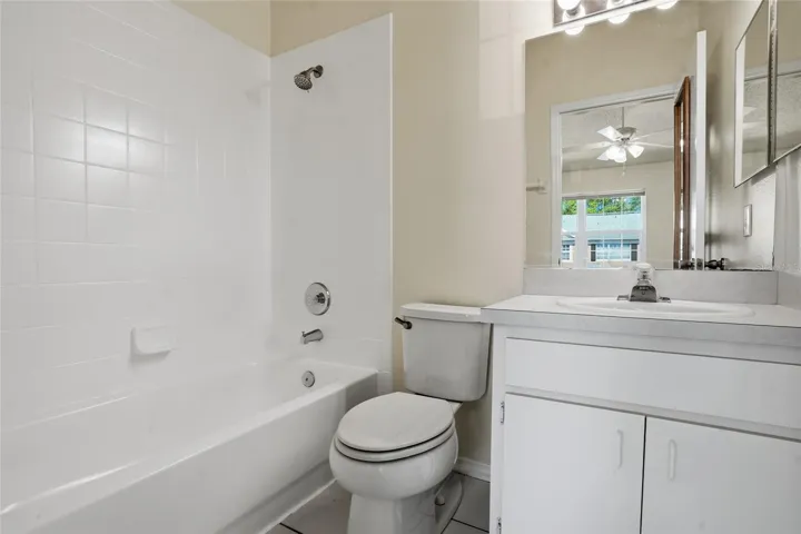 2nd bedroom bath