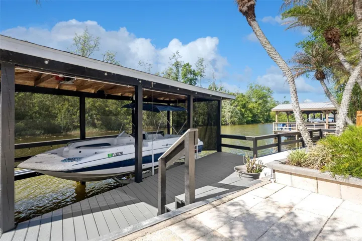 Dock & Boathouse