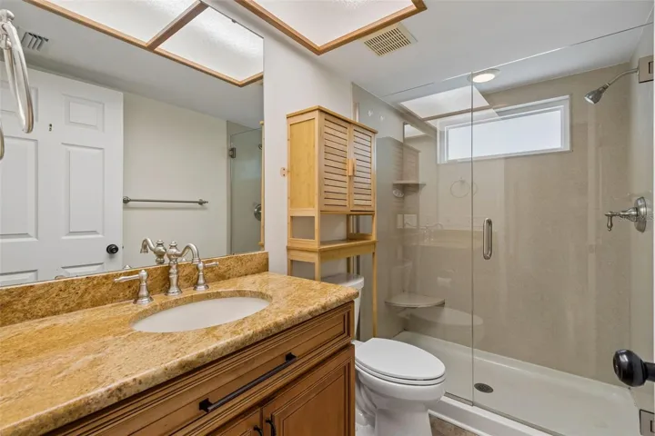 Bathroom that services bedrooms 2 and 3