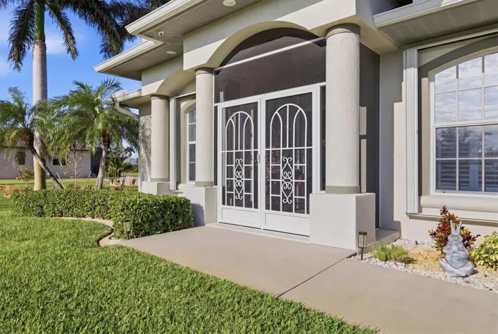 Screened in front entrance