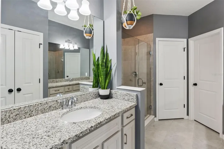 Primary bath sink 1 of 2