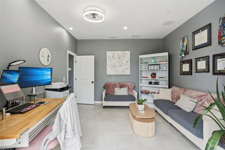 1st floor bedroom/dedicated office/flexspace