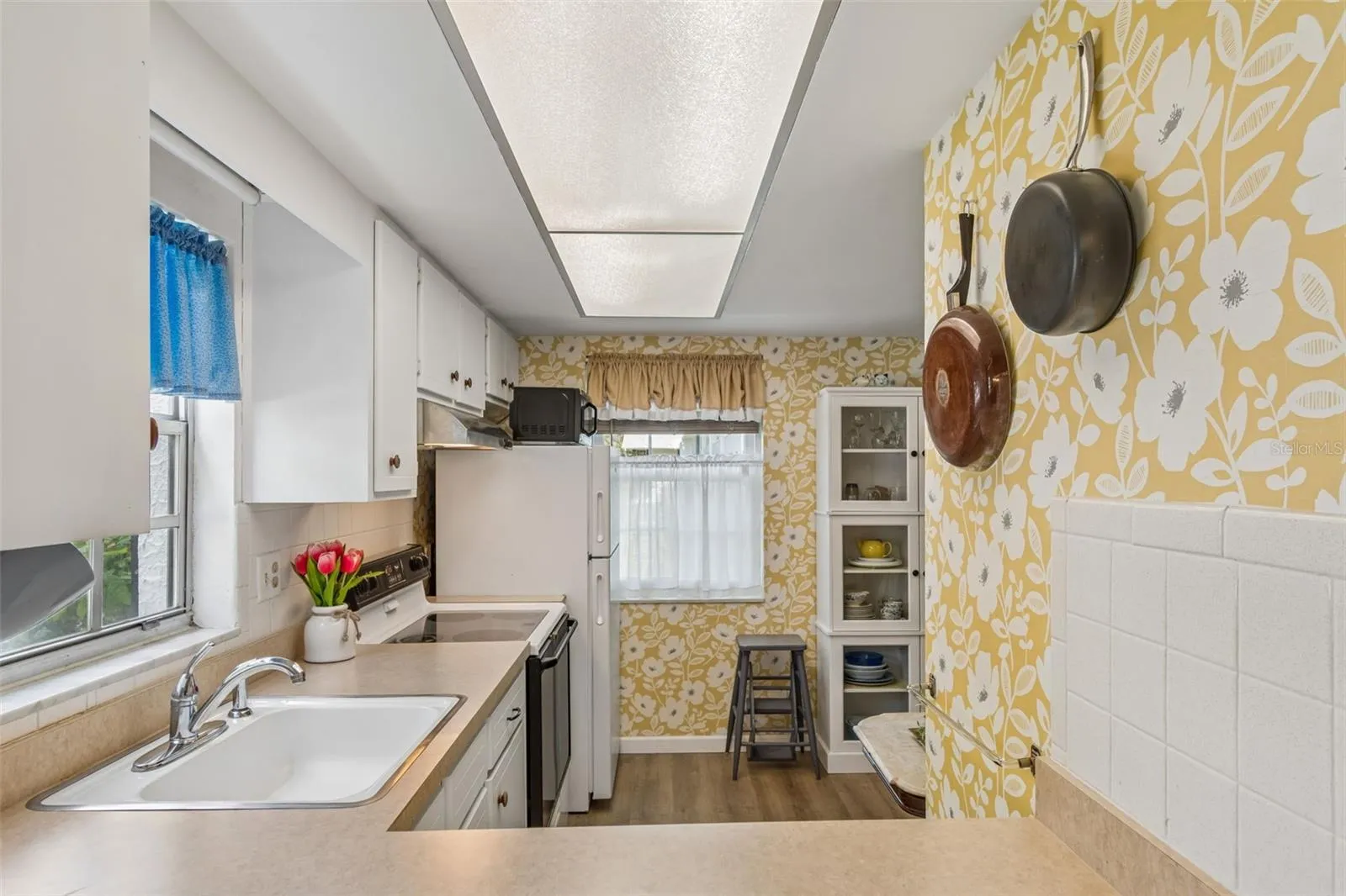 Open to Dining room