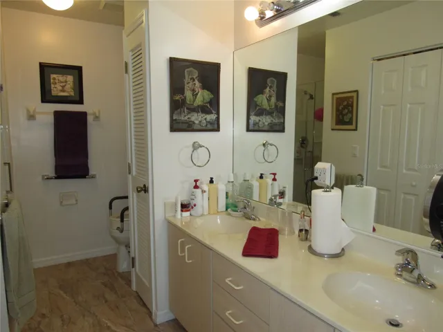 Primary Ensuite Bath