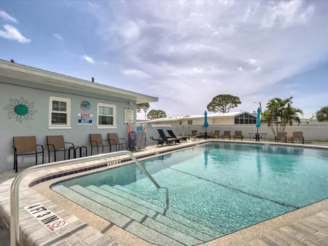 Community pool