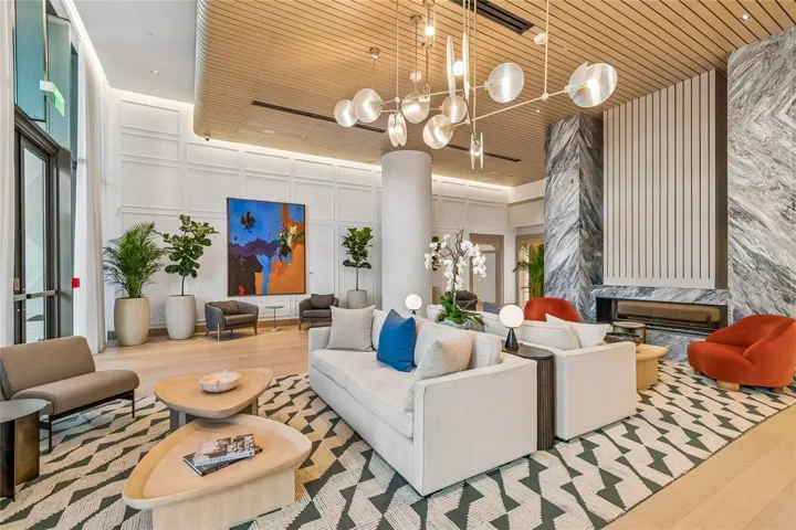 Ground floor vestibule/concierge