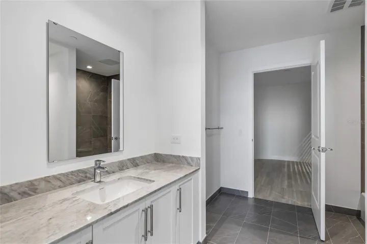 Secondary en-suite bathroom