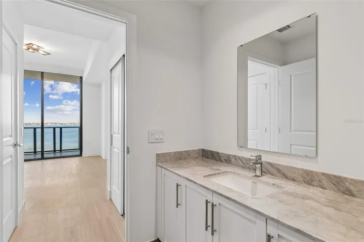 Secondary en-suite bathroom