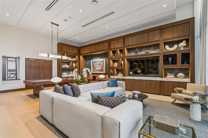 Club Lounge
