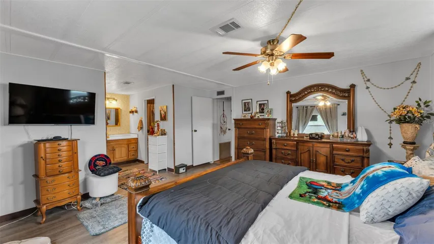 primary bedoom