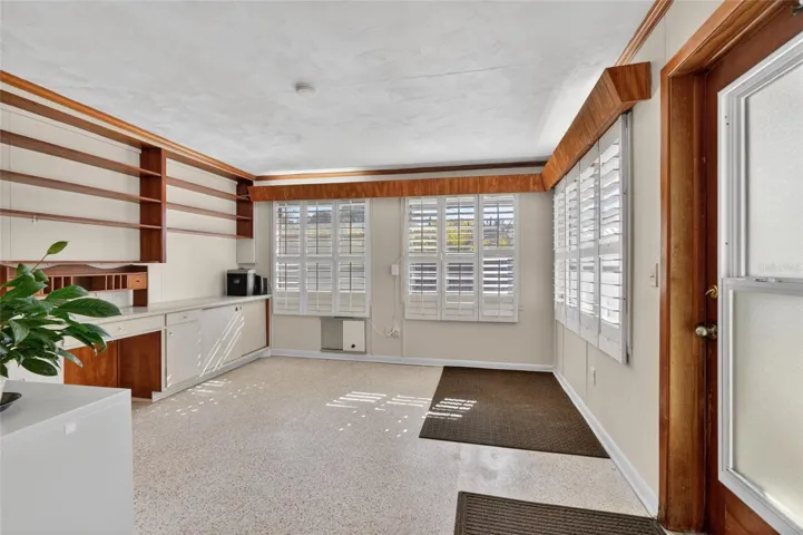 Bonus room/office