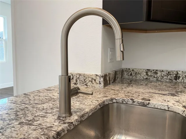Touchless faucet