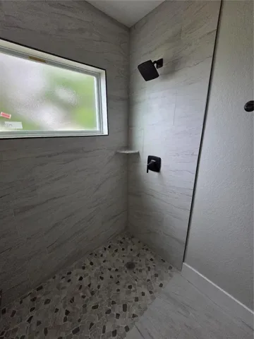 primary bedroom walk in shower