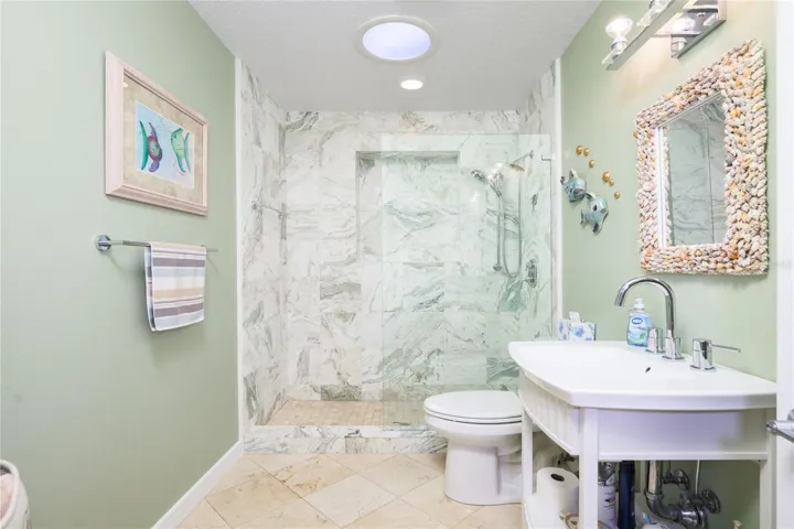 Main level full bath.