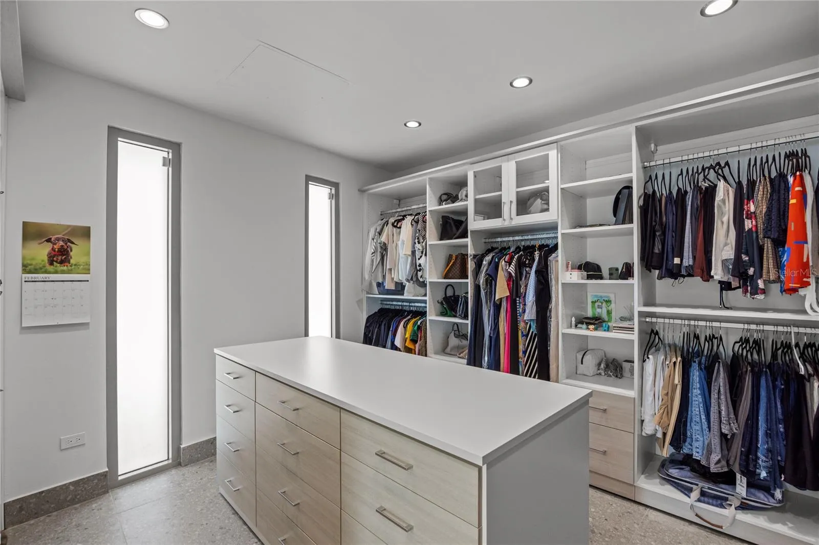 Walk-in-closet