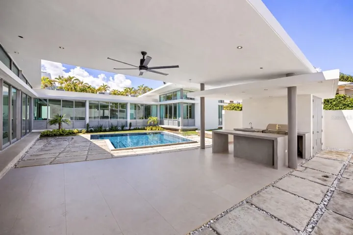 Outdoor Kitchen
