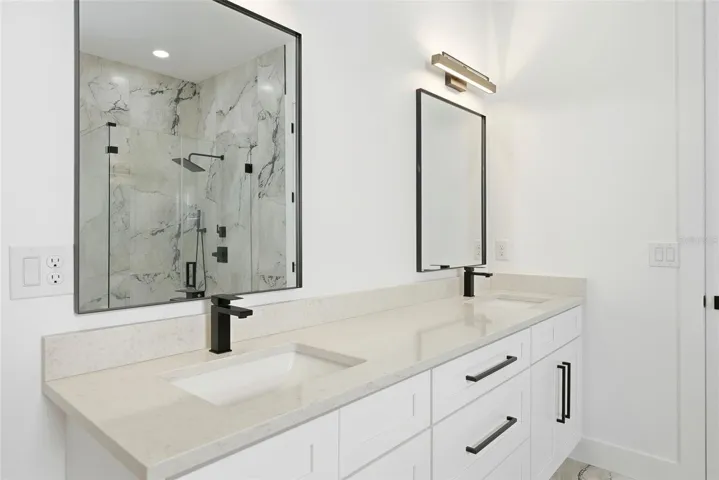 Primary Suite Bathroom