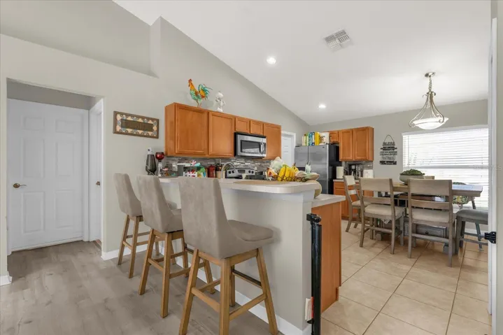 Kitchen bar