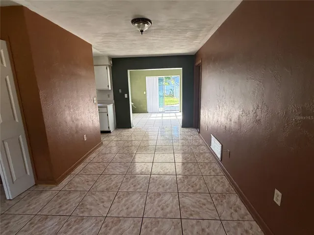 Dinette toward Family Room