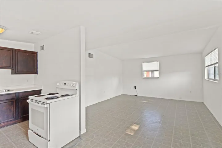 Kitchen & Living room