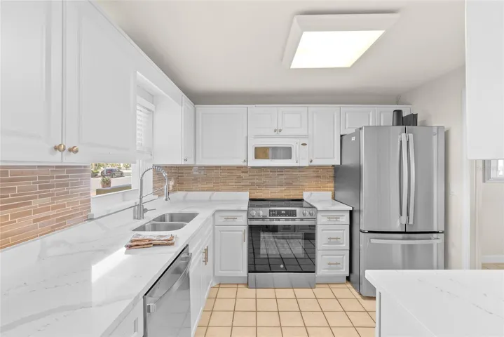Stainless steel appliances!