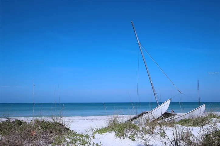 You can either walk or a quick drive will take you to Madeira Beach.