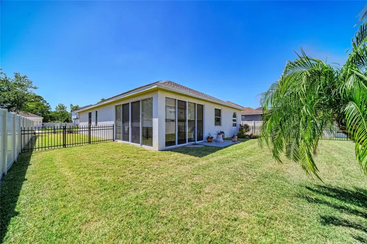 Screened Patio/Fenced Yard