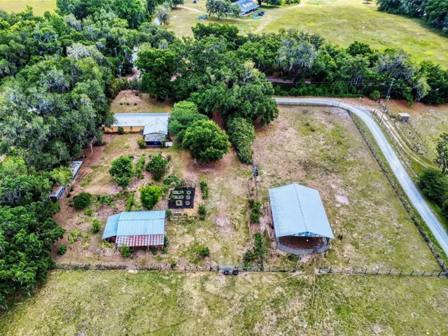 Overview of the front of the property