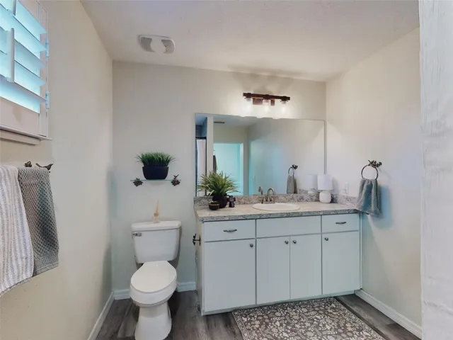 Master Bath en-suite