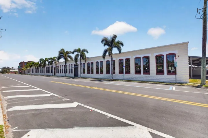 Ample Street Parking
