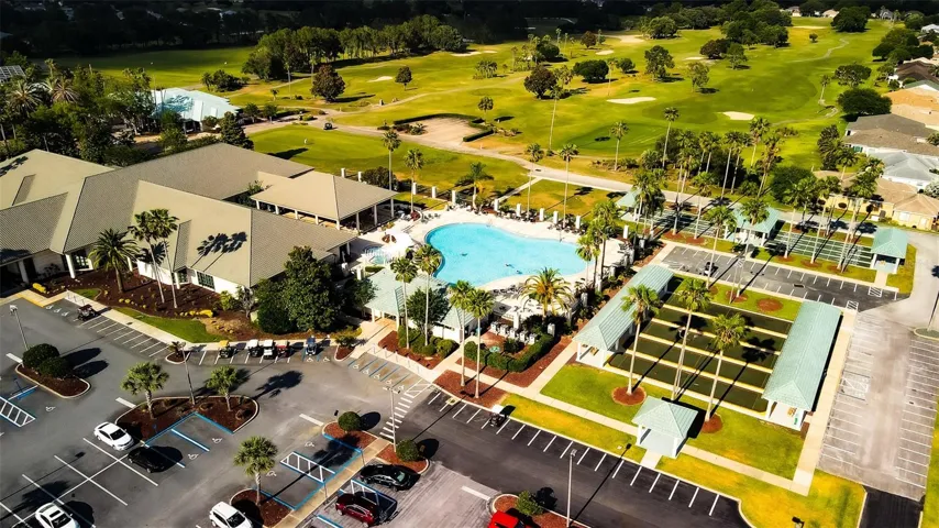 Overview of the tennis courts and pickleball courts.