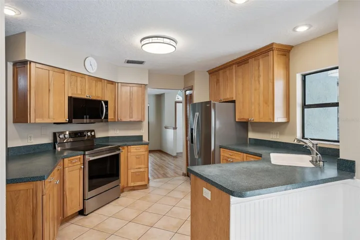 Solid Countertops and Pull out drawers