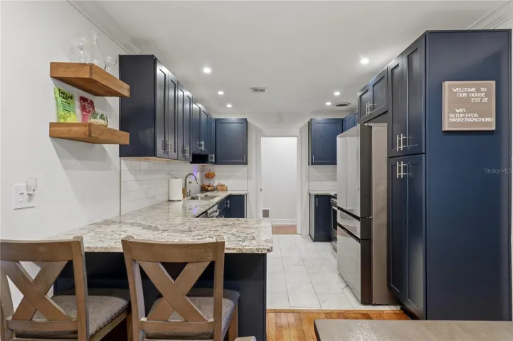 Eat-in Kitchen