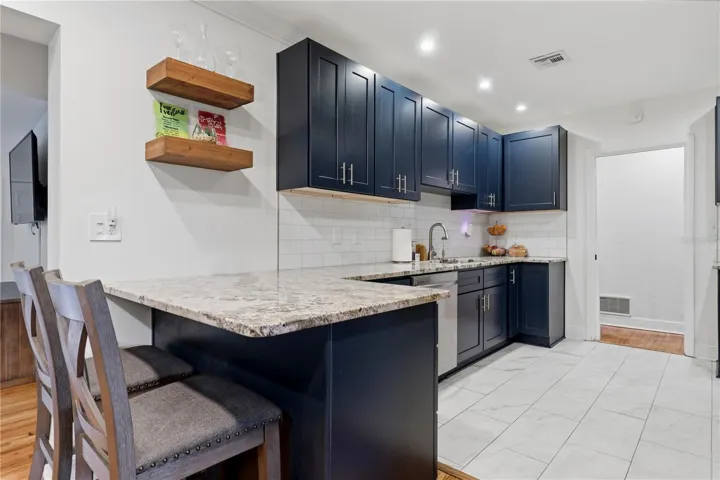 Eat-in Kitchen