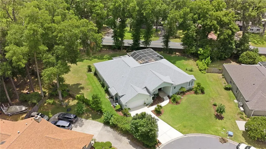 cul-de-sac, corner lot