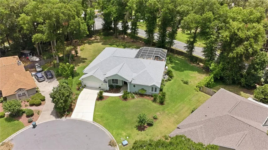 cul-de-sac, corner lot