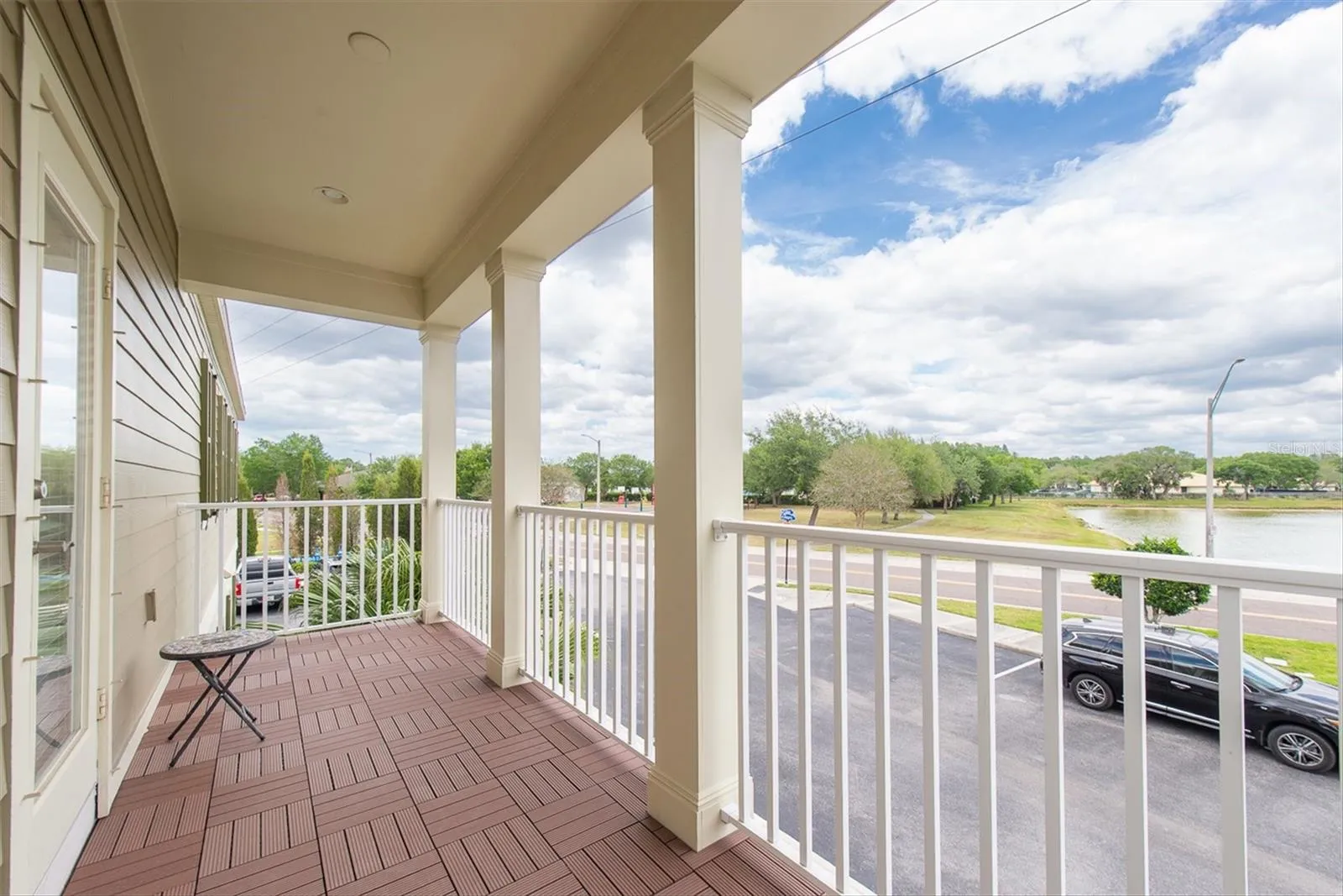 2nd floor balcony