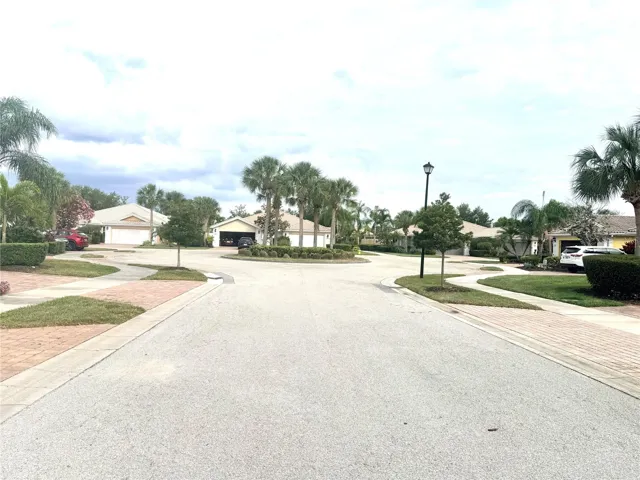 Street View to the end of the Cul de Sac