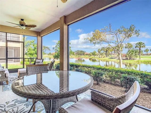 Lanai -over water - looking at the 4th T