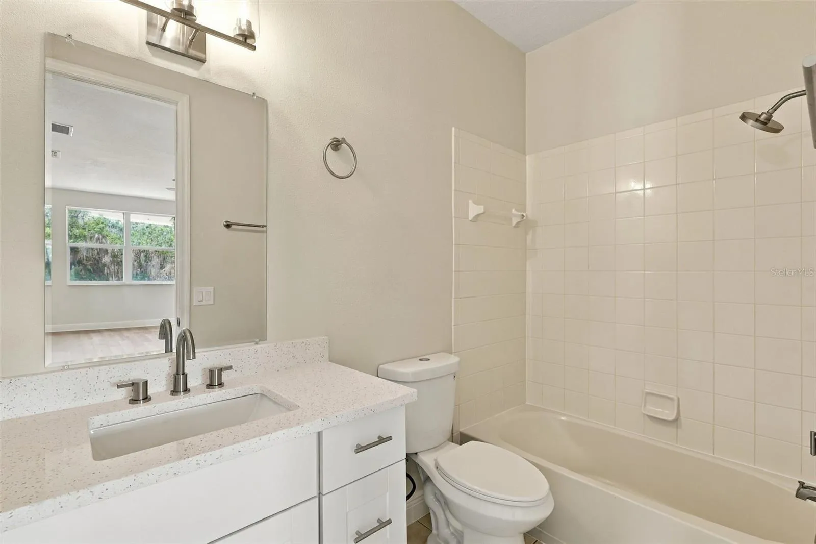 Bathroom 3 (upstairs)