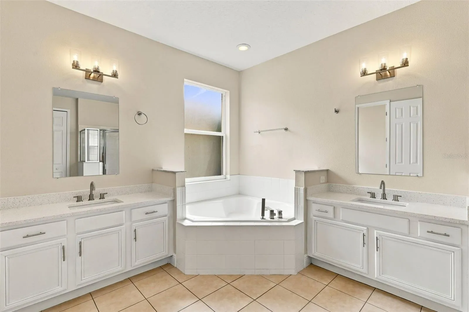 Primary Suite - Bathroom (downstairs)