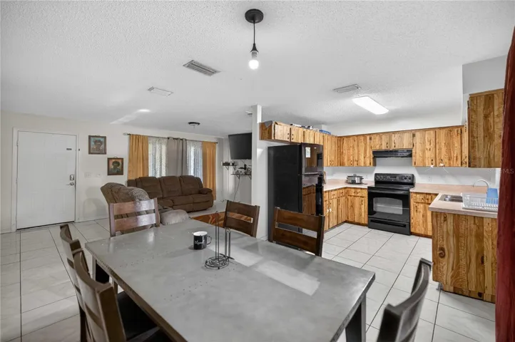 Dining into Kitchen