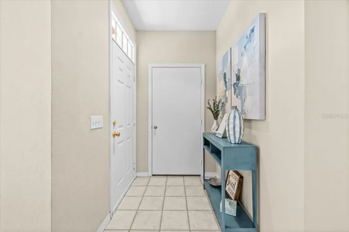 Entry|Coat & Shoe Closet