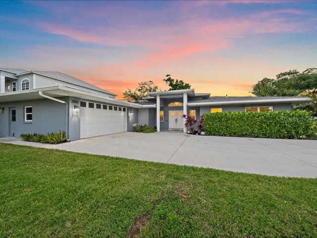 Welcome to 2492 Waterview Ct!