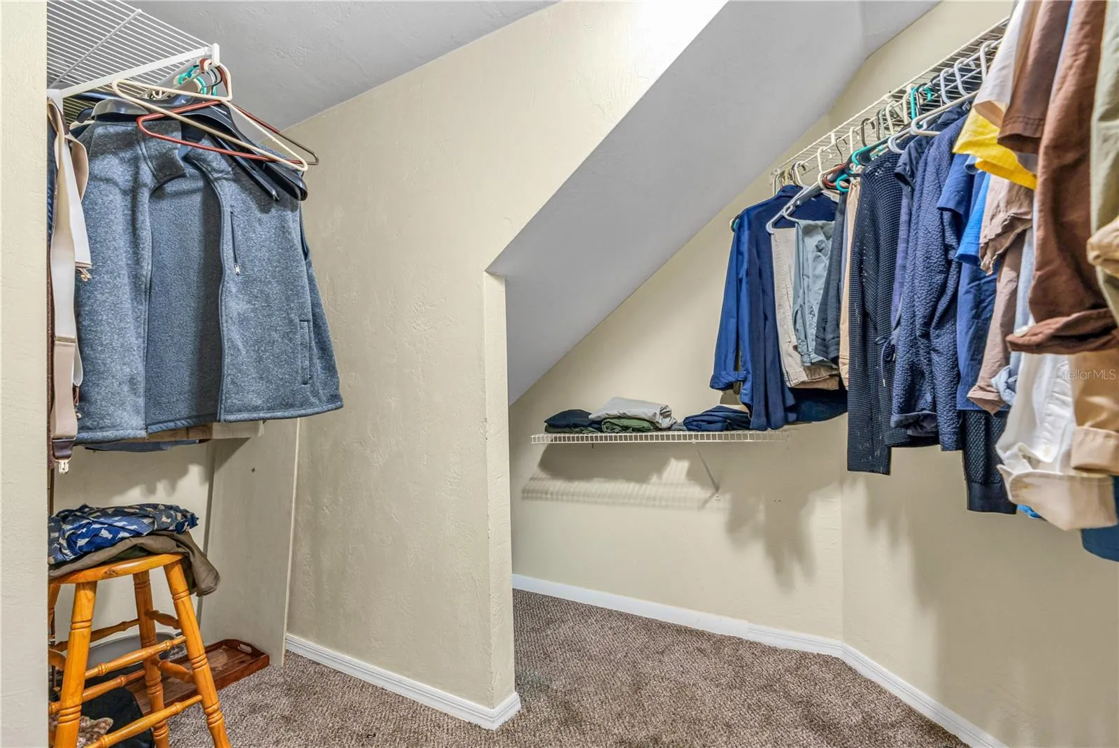 Luxurious Primary Walk in Closet