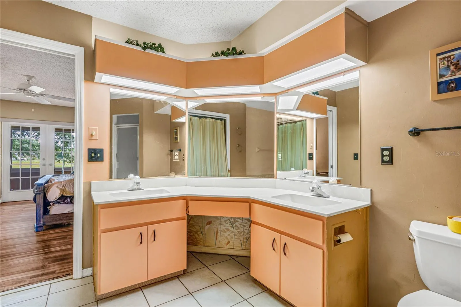 Double Sinks in Ensuite