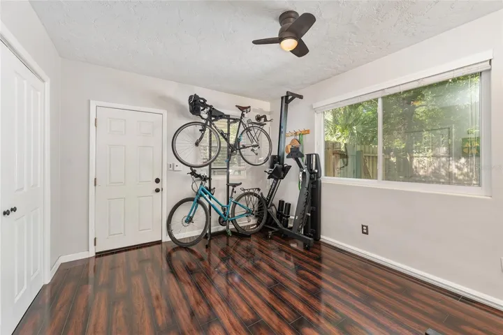 Guest/In-Law Suite w/Separate Entrance